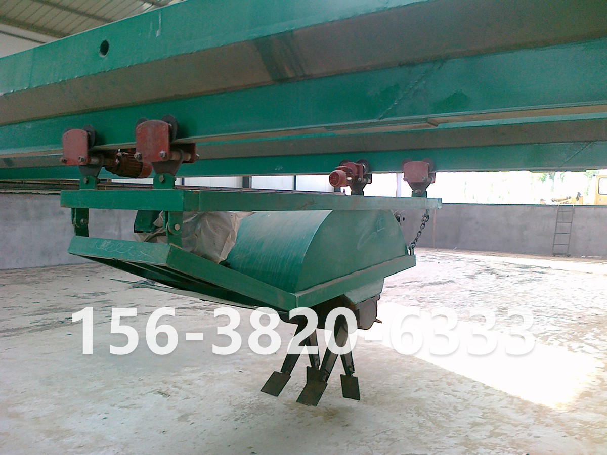 堆肥發(fā)酵翻堆機(jī) 堆肥發(fā)酵翻堆機(jī)